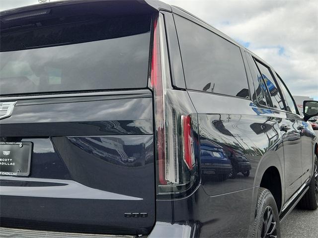 2024 Cadillac Escalade ESV Vehicle Photo in ALLENTOWN, PA 18103-7399
