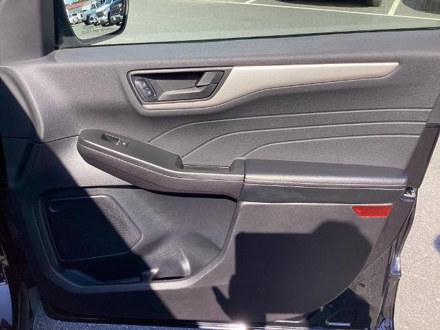 2022 Ford Escape Vehicle Photo in GARDNER, MA 01440-3110