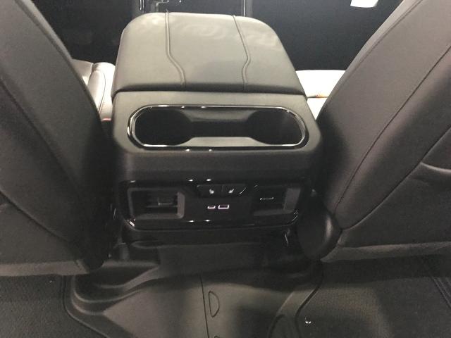 2025 GMC Sierra 1500 Vehicle Photo in GREEN BAY, WI 54303-3330