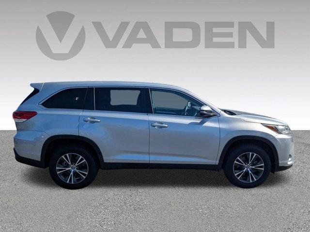 2019 Toyota Highlander Vehicle Photo in BRUNSWICK, GA 31525-1881