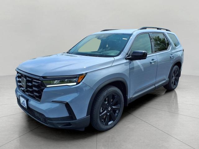 2025 Honda Pilot Vehicle Photo in Oshkosh, WI 54904