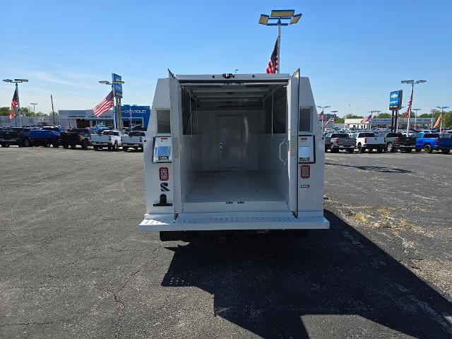 2025 Chevrolet Express Commercial Cutaway Vehicle Photo in INDEPENDENCE, MO 64055-1314