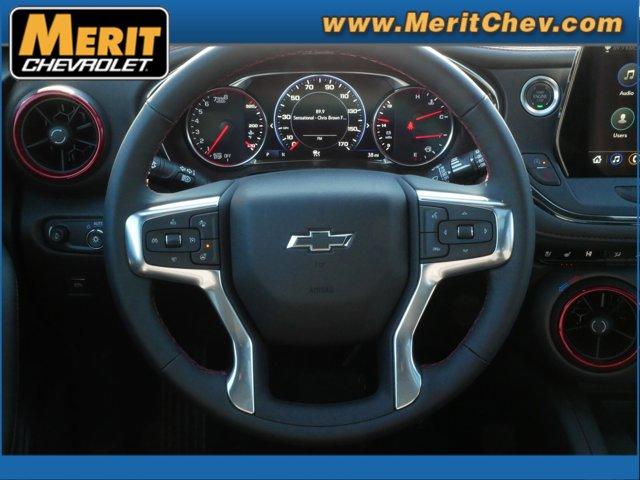 2025 Chevrolet Blazer Vehicle Photo in MAPLEWOOD, MN 55119-4794