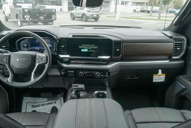 2025 Chevrolet Silverado 1500 Vehicle Photo in VENTURA, CA 93003-8585