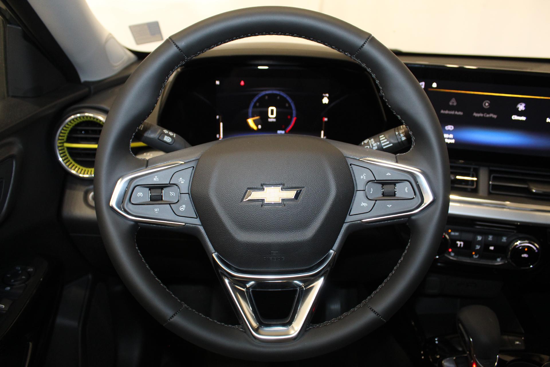 2025 Chevrolet Trax Vehicle Photo in NORTHAMPTON, MA 01060-1120