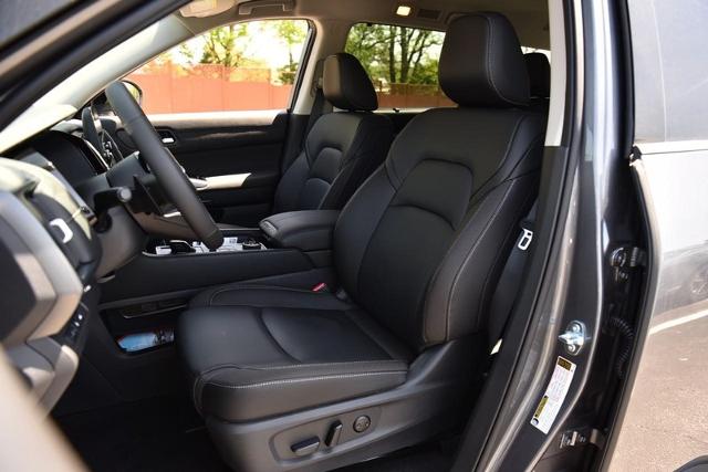 2025 Nissan Pathfinder Vehicle Photo in Ballwin, MO 63011