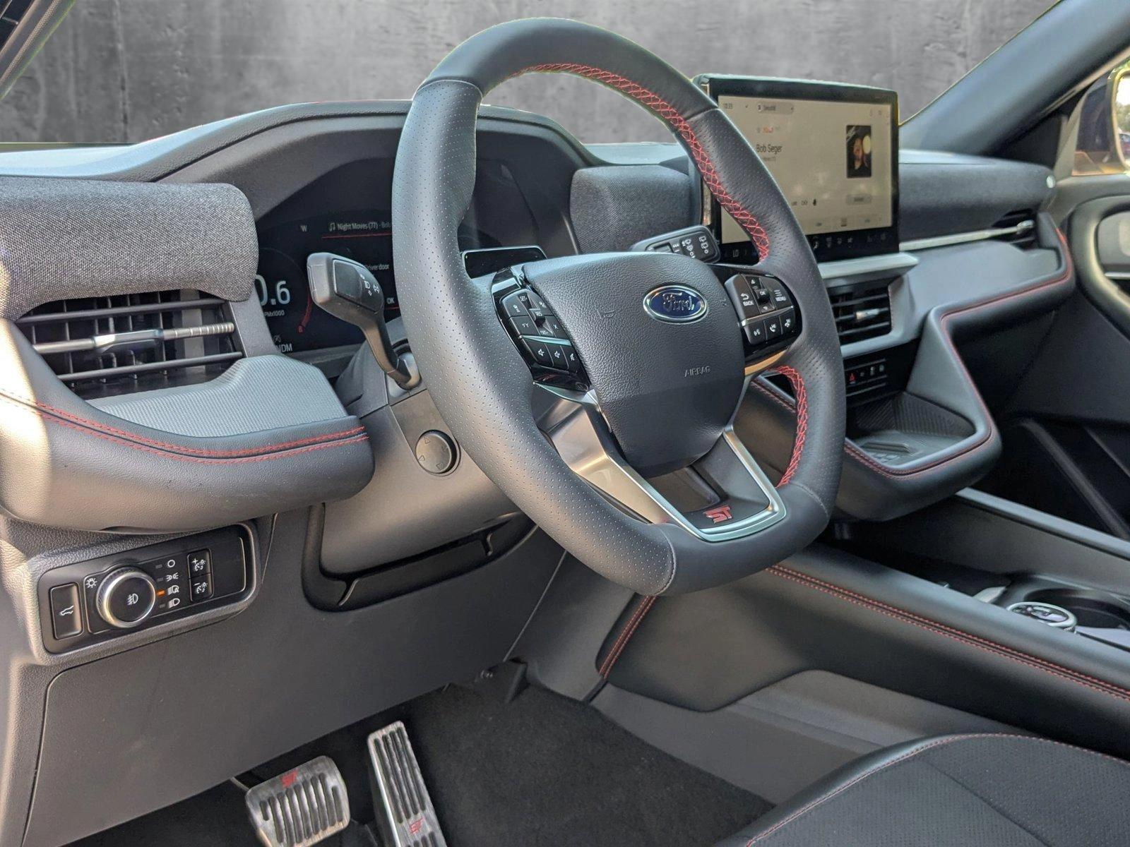 2025 Ford Explorer Vehicle Photo in St. Petersburg, FL 33713