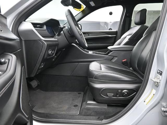 2024 Jeep Grand Cherokee Vehicle Photo in Cedar Rapids, IA 52402