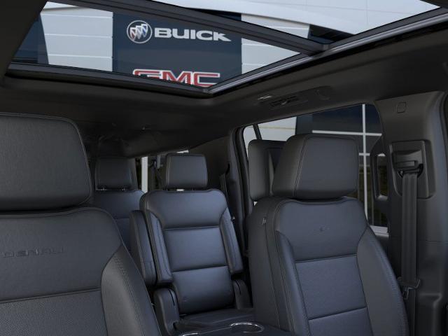 2025 GMC Yukon XL Vehicle Photo in GREEN BAY, WI 54303-3330