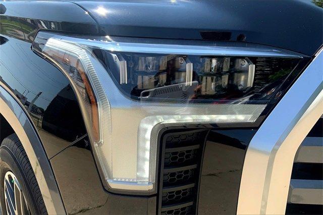 2024 Toyota Tundra 4WD Vehicle Photo in KANSAS CITY, MO 64114-4545