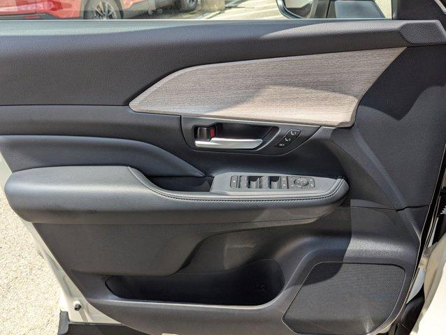 2024 Toyota Grand Highlander Vehicle Photo in San Antonio, TX 78230