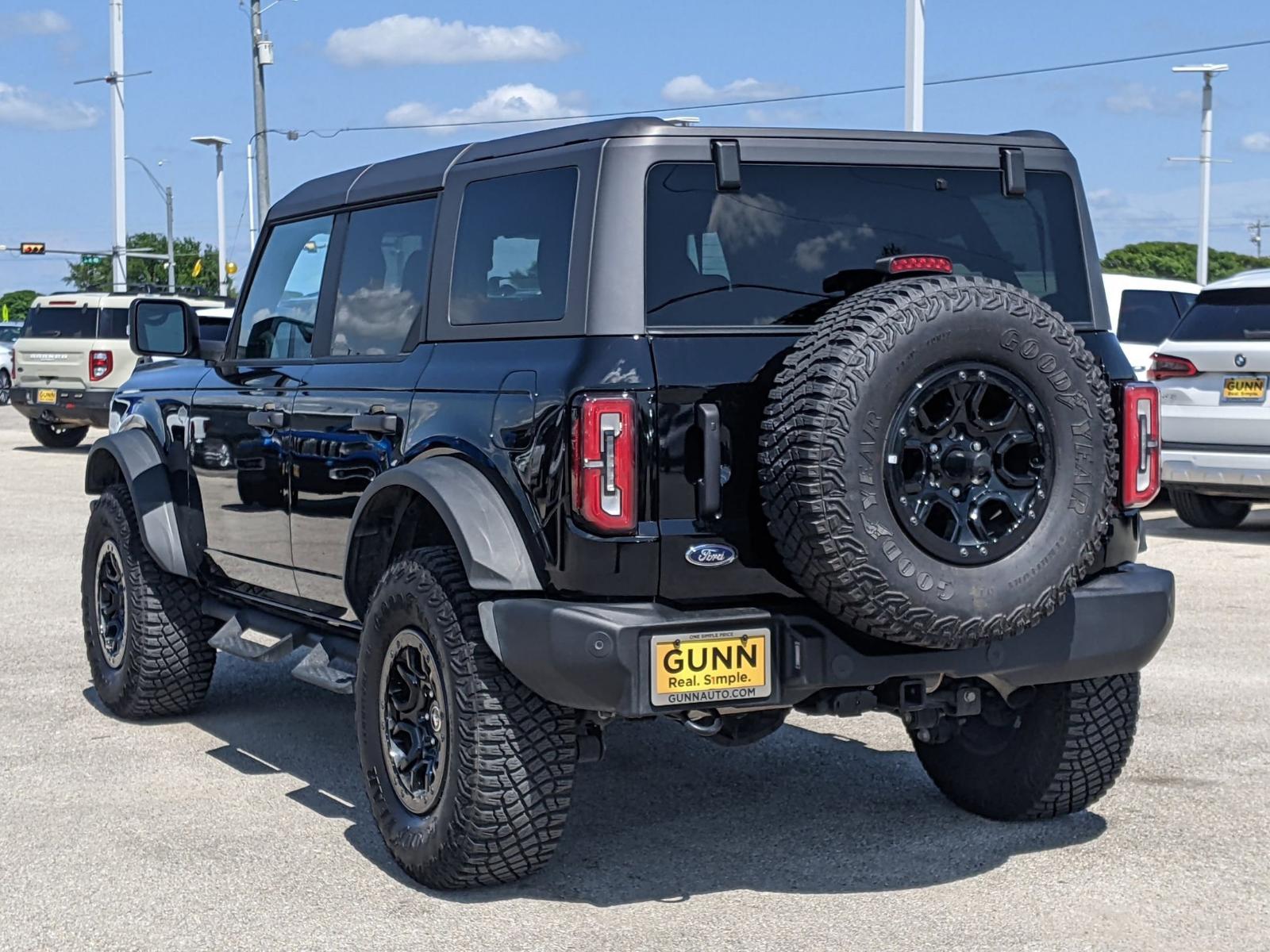 2024 Ford Bronco Vehicle Photo in Seguin, TX 78155