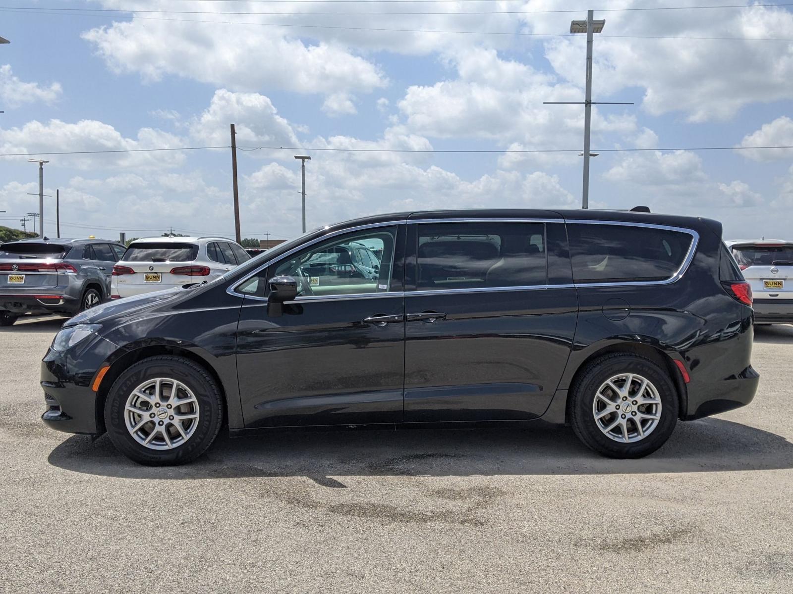 2023 Chrysler Voyager Vehicle Photo in Seguin, TX 78155