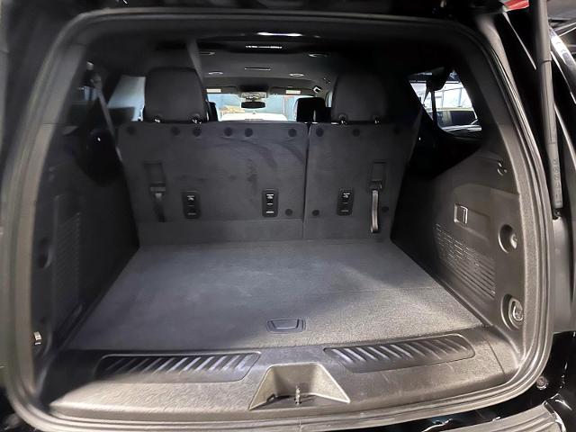 2023 Chevrolet Suburban Vehicle Photo in Roslyn, NY 11576