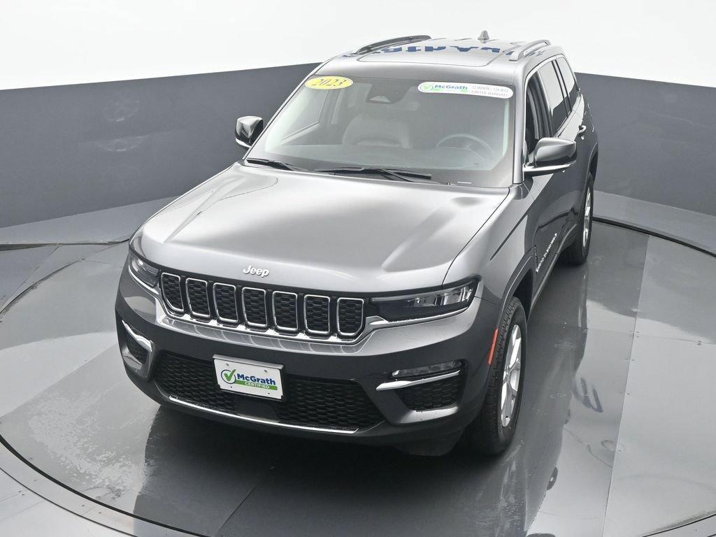 2023 Jeep Grand Cherokee Vehicle Photo in Cedar Rapids, IA 52402