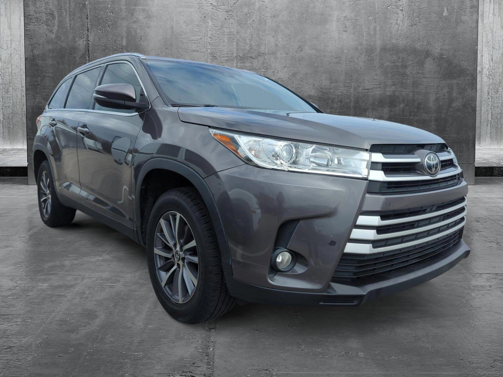 2019 Toyota Highlander Vehicle Photo in Memphis, TN 38125