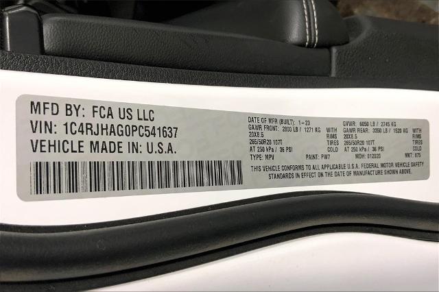 2023 Jeep Grand Cherokee Vehicle Photo in Kansas City, MO 64114
