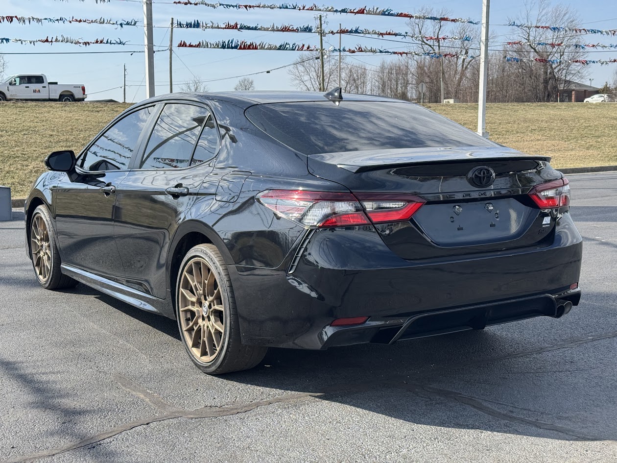 2024 Toyota Camry Vehicle Photo in BOONVILLE, IN 47601-9633