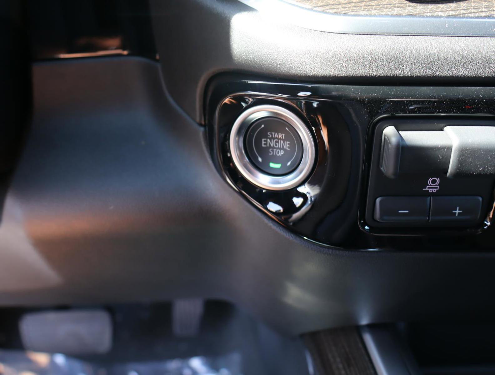 2025 Chevrolet Silverado 1500 Vehicle Photo in LOS ANGELES, CA 90007-3794