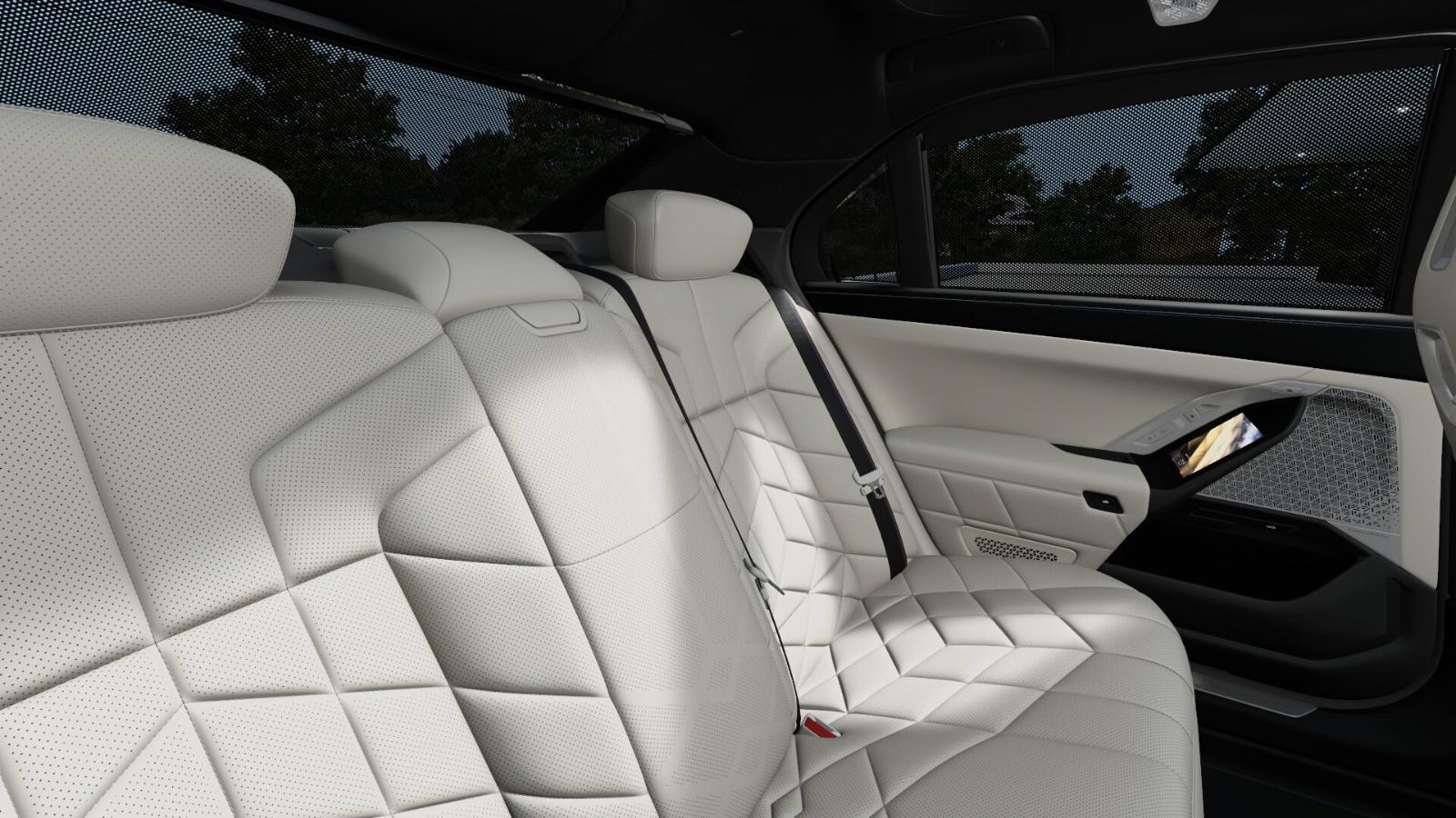 2025 BMW 750e xDrive Vehicle Photo in GRAPEVINE, TX 76051