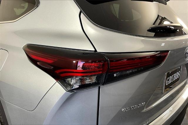 2024 Toyota Highlander Vehicle Photo in Tulsa, OK 74129