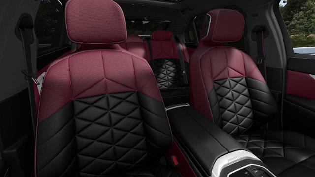 2025 BMW 740i xDrive Vehicle Photo in GRAPEVINE, TX 76051