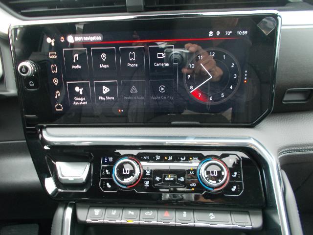 2025 GMC Sierra 2500 HD Vehicle Photo in LOWELL, MA 01852-4336