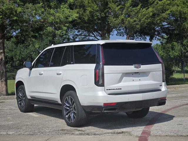 2022 Cadillac Escalade Vehicle Photo in DENTON, TX 76210-9321