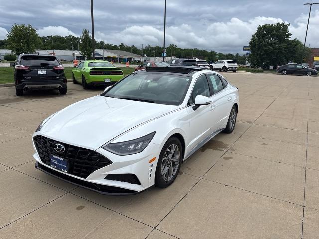 2022 Hyundai SONATA Vehicle Photo in Peoria, IL 61615