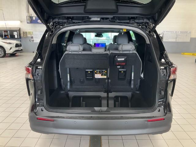 2025 Toyota Sienna Vehicle Photo in Oshkosh, WI 54904