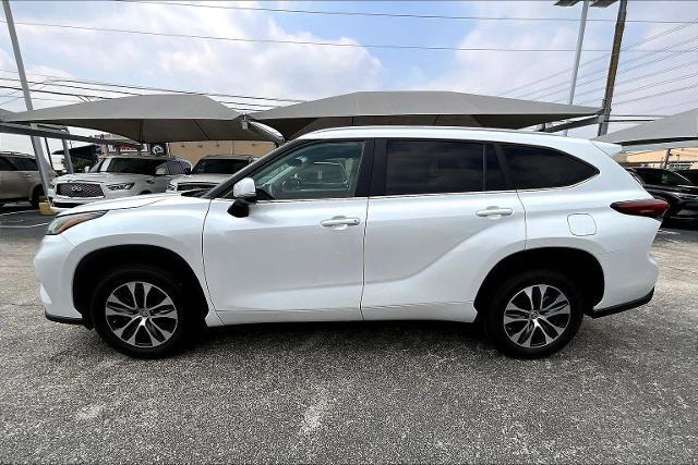 2023 Toyota Highlander Vehicle Photo in San Antonio, TX 78230