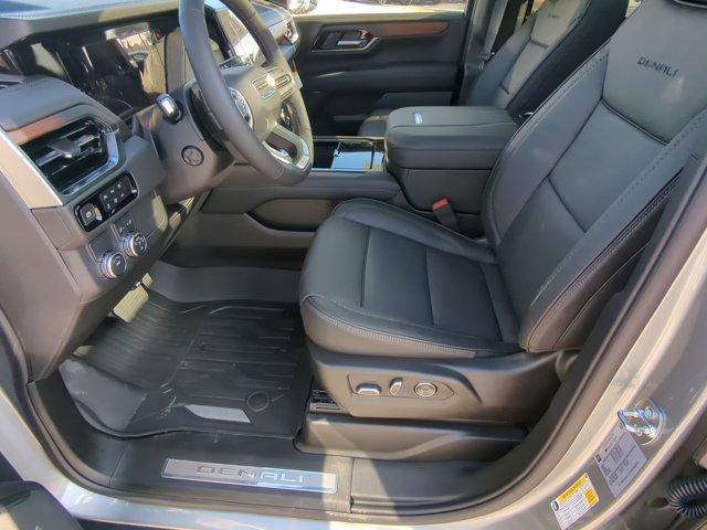 2025 GMC Yukon XL Vehicle Photo in ALBERTVILLE, AL 35950-0246