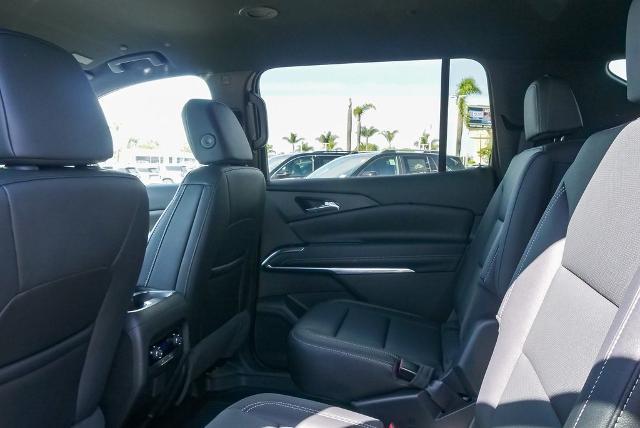 2025 Chevrolet Traverse Vehicle Photo in VENTURA, CA 93003-8585