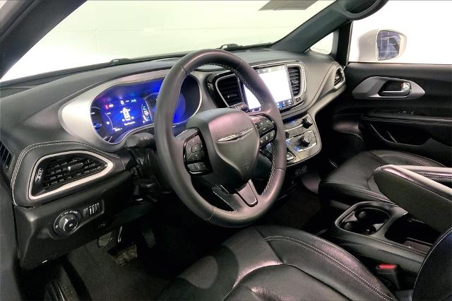 2022 Chrysler Pacifica Vehicle Photo in Kansas City, MO 64114