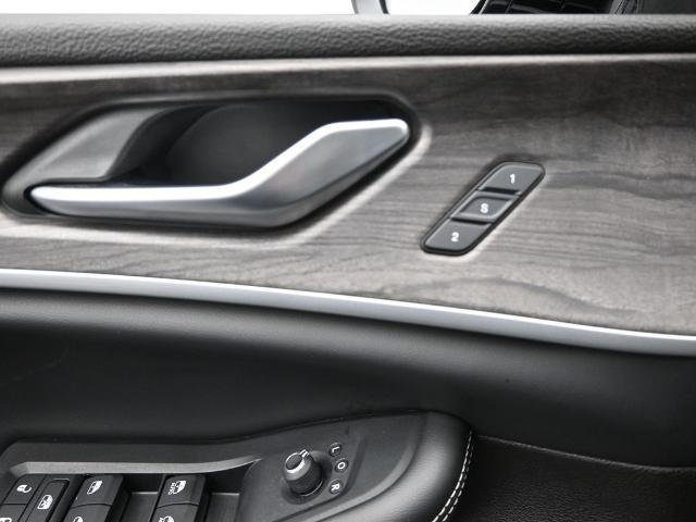 2023 Jeep Grand Cherokee L Vehicle Photo in Cedar Rapids, IA 52402