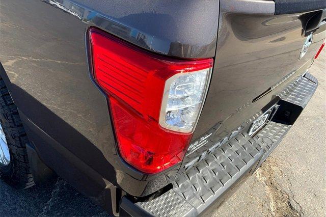 2019 Nissan Titan Vehicle Photo in TOPEKA, KS 66609-0000