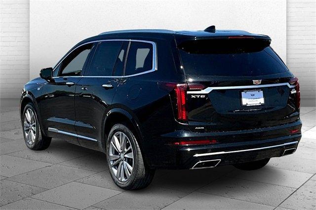 2022 Cadillac XT6 Vehicle Photo in TOPEKA, KS 66609-0000