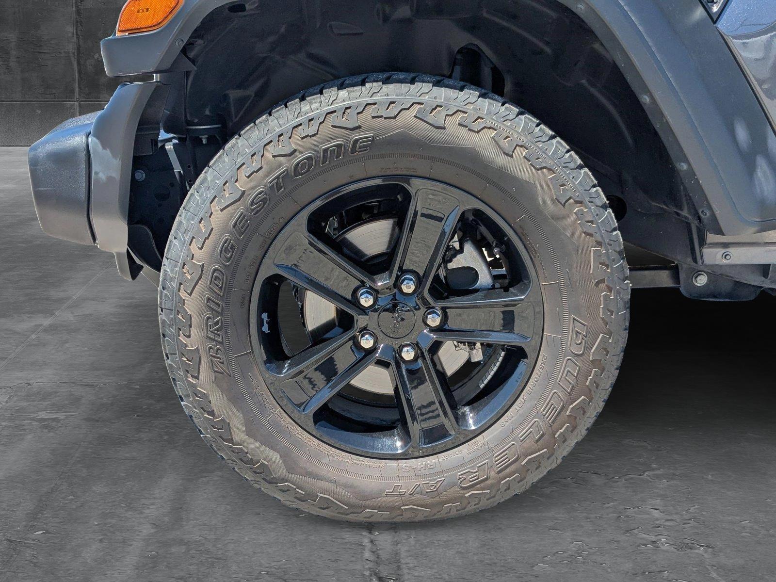 2022 Jeep Wrangler Vehicle Photo in Valencia, CA 91355