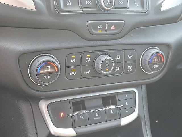 2023 GMC Terrain Vehicle Photo in TREVOSE, PA 19053-4984