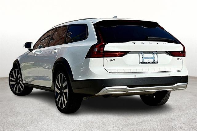 2025 Volvo V90 Cross Country Vehicle Photo in Houston, TX 77007