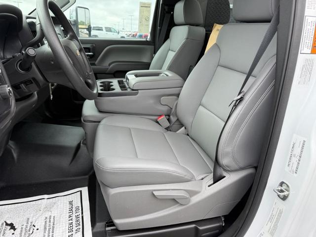 2024 Chevrolet Silverado 5500 HD Vehicle Photo in COLUMBIA, MO 65203-3903