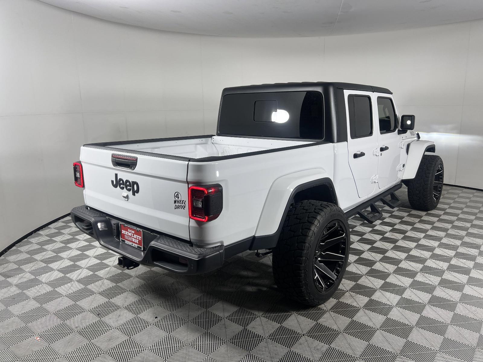 2024 Jeep Gladiator Vehicle Photo in GEORGETOWN, TX 78626-7508
