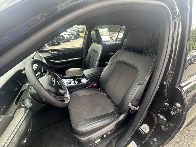 2025 Jeep Grand Cherokee L Vehicle Photo in Doylsetown, PA 18901