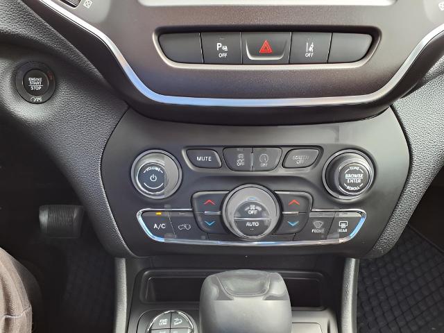 2021 Jeep Cherokee Vehicle Photo in Oshkosh, WI 54904