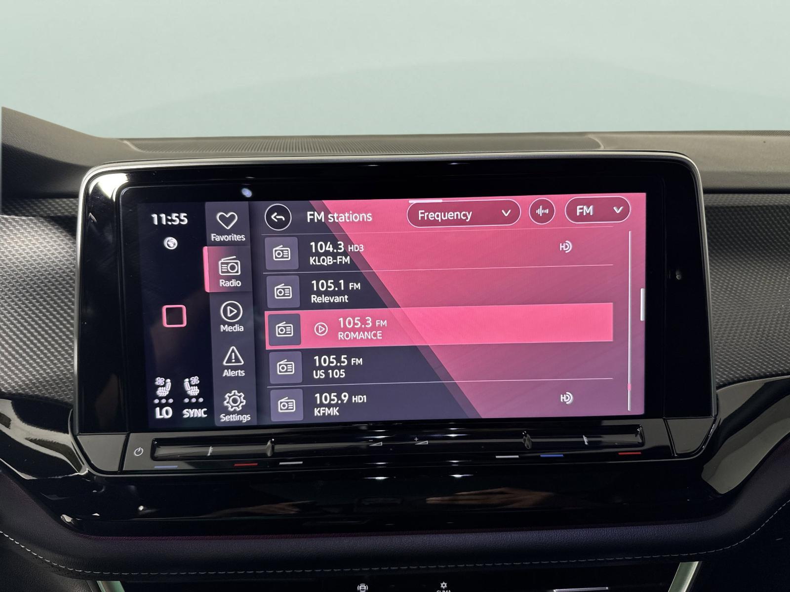 2024 Volkswagen Atlas Cross Sport Vehicle Photo in Georgetown, TX 78626