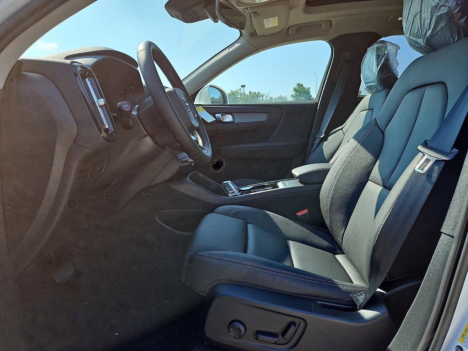 2025 Volvo XC40 Vehicle Photo in Trevose, PA 19053