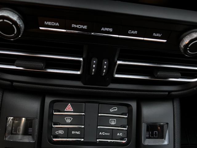 2019 Porsche Macan Vehicle Photo in GREEN BAY, WI 54303-3330