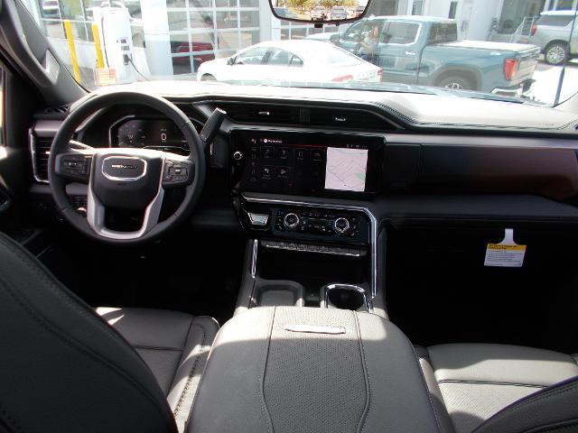 2025 GMC Sierra 2500 HD Vehicle Photo in LOWELL, MA 01852-4336