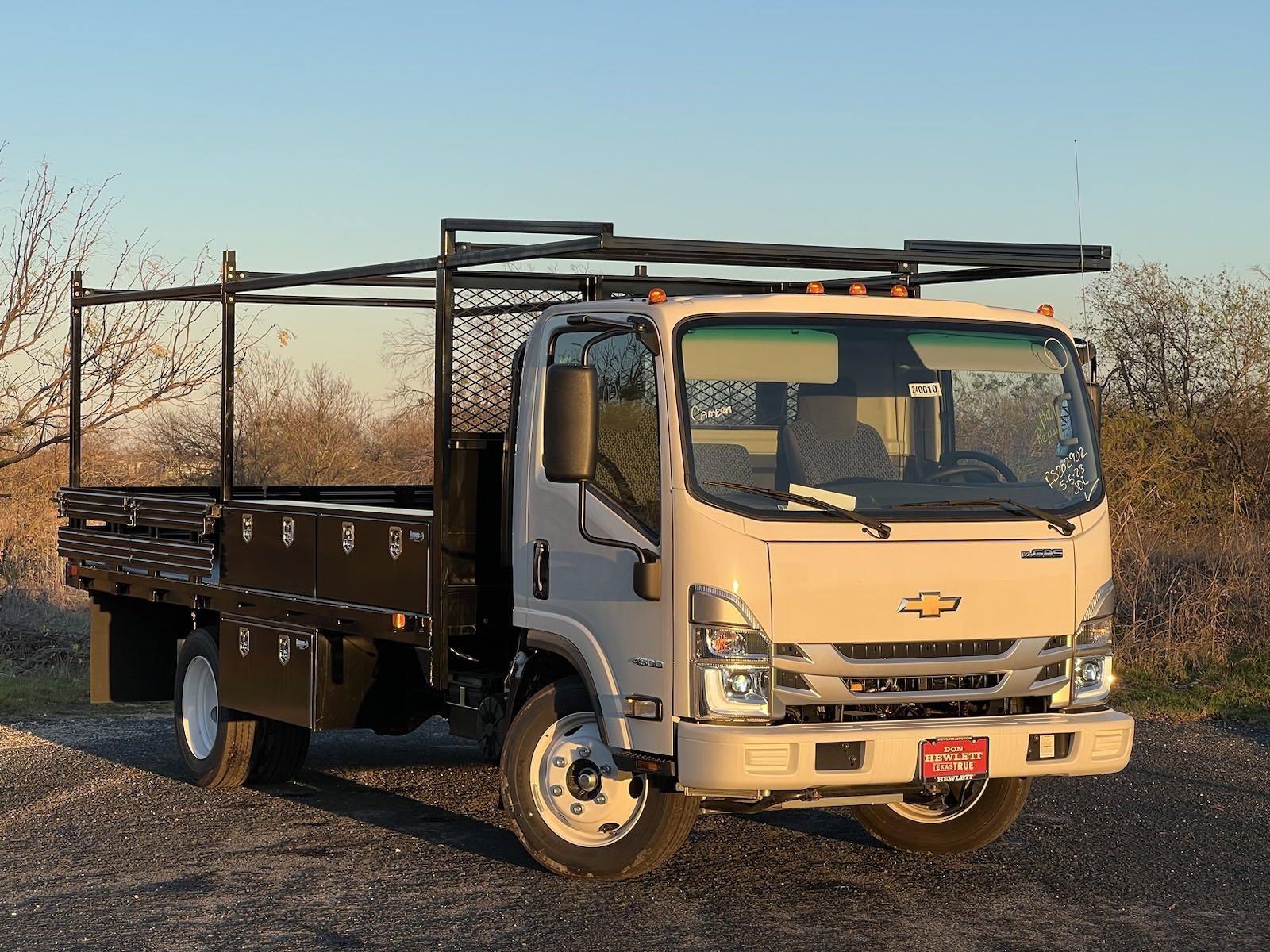 2024 Chevrolet Low Cab Forward 4500 Vehicle Photo in GEORGETOWN, TX 78626-7508