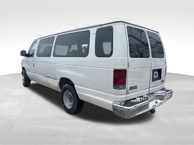 2005 Ford Econoline Wagon Vehicle Photo in MEDINA, OH 44256-9631